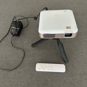 Kodak Luma 350 Portable Smart 4k Projector